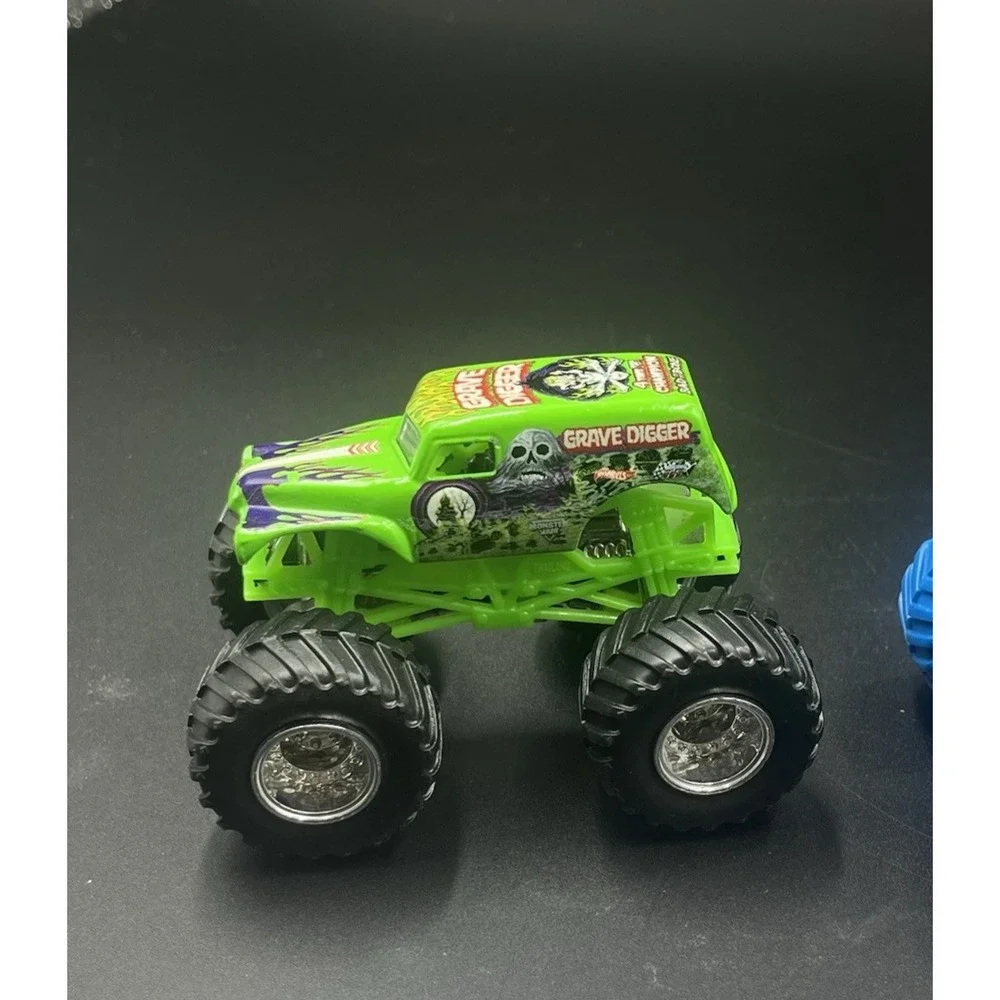Hot Wheels Monster Jam Grave Digger Truck Lot of‎ 4 1:64 Scale Bad Bone